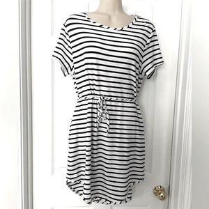 Black and White Striped Dress With Pockets